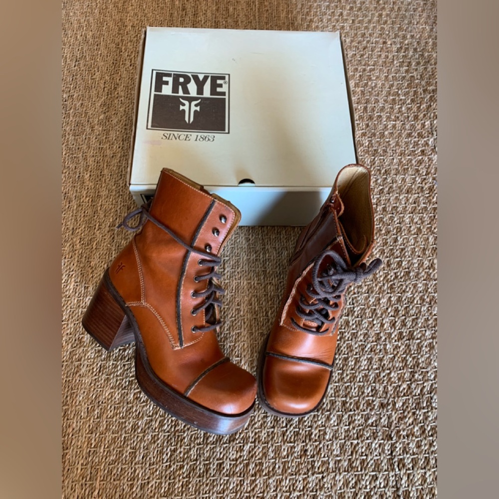 Frye Platform Y2K Vintage Boots size 8.5